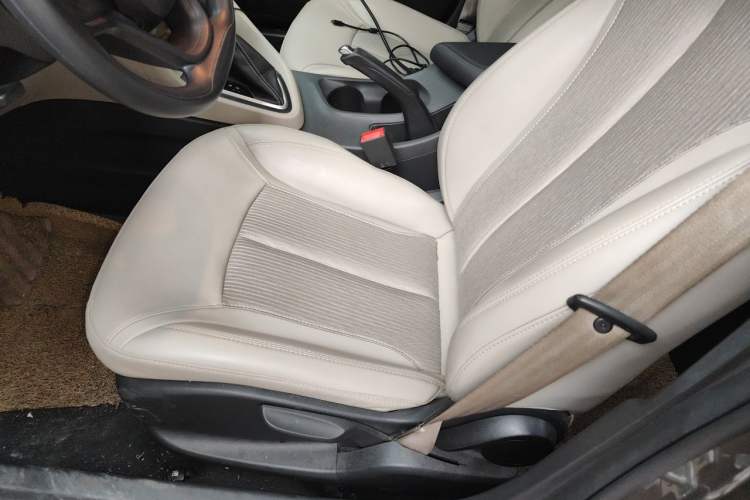 Used Buick GT 2017 15N Automatic Elite Version Left Front Seat