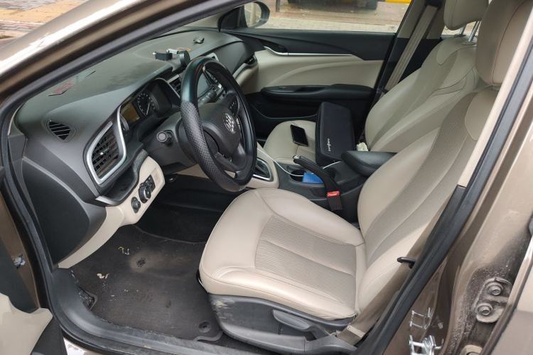 Used Buick GT 2017 15N Automatic Elite Version Left Front Seat
