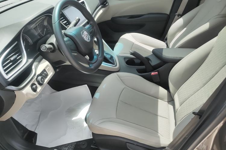 Used Buick GT 2017 15N Automatic Elite Version Left Front Seat