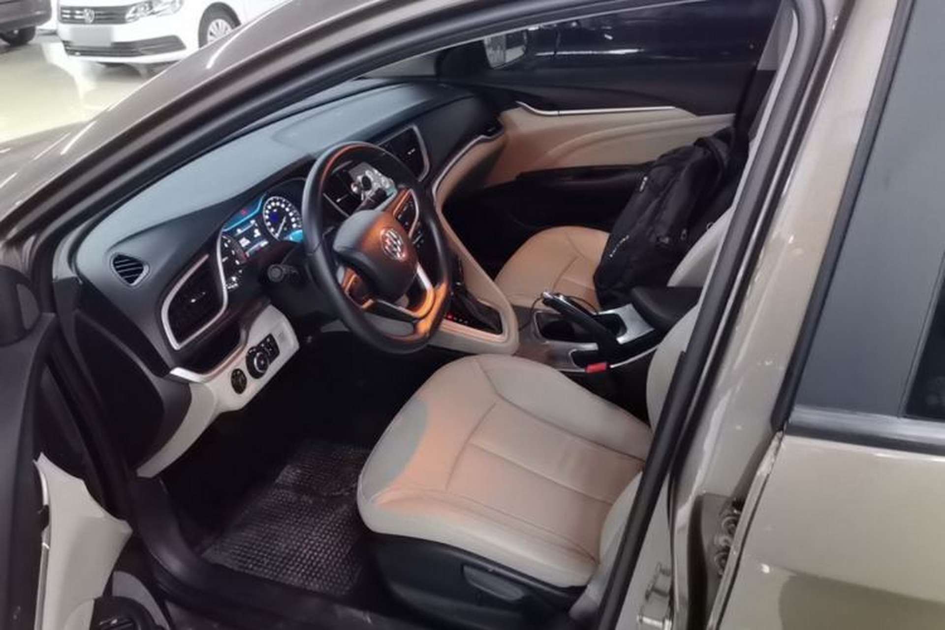 Used Buick GT 2017 15N Automatic Deluxe Edition Left Front Seat