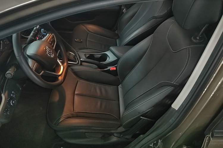 Used Buick GT 2017 15N Automatic Deluxe Edition Left Front Seat
