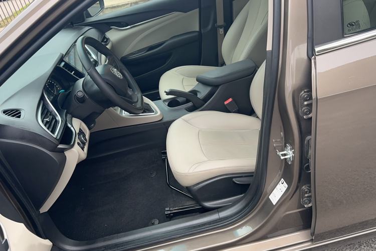 Used Buick GT 2017 15N Automatic Elite Version Left Front Seat