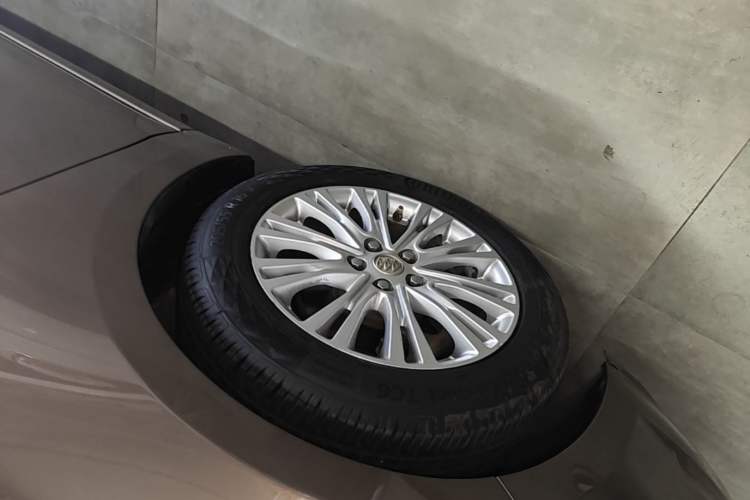 Used Buick GT 2017 15N Automatic Elite Version Left Front Wheel Hub