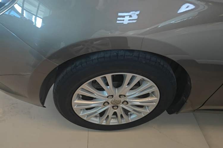 Used Buick GT 2017 15N Automatic Elite Version Left Front Wheel Hub