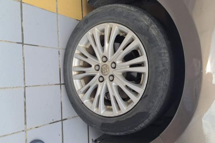 Used Buick GT 2017 15N Automatic Elite Version Left Front Wheel Hub