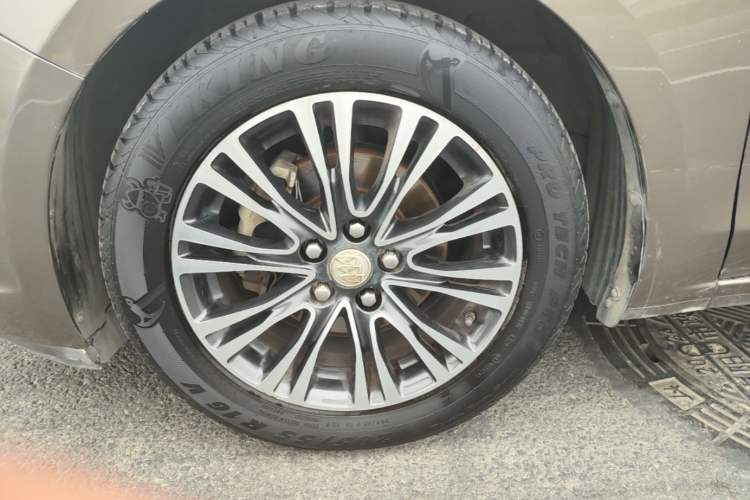 Used Buick GT 2017 15N Automatic Deluxe Edition Left Front Wheel Hub