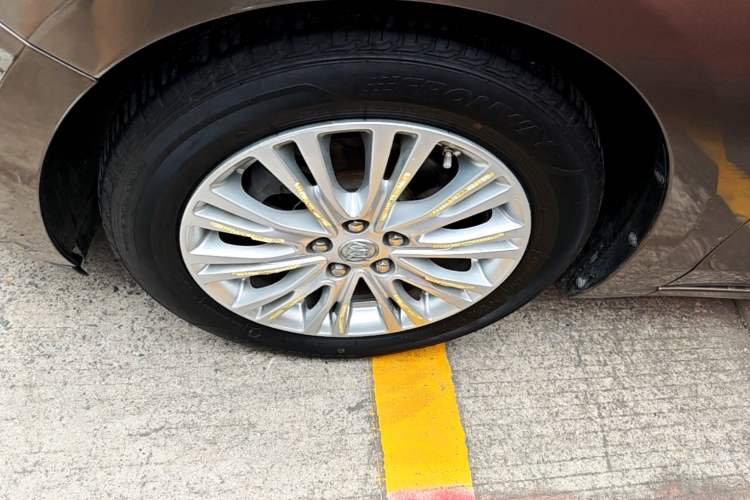 Used Buick GT 2017 15N Automatic Elite Version Left Front Wheel Hub