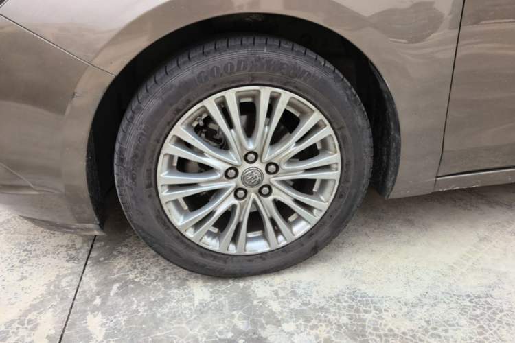 Used Buick GT 2017 15N Automatic Elite Version Left Front Wheel Hub