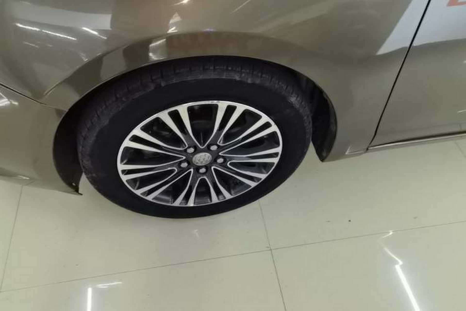 Used Buick GT 2017 15N Automatic Deluxe Edition Left Front Wheel Hub