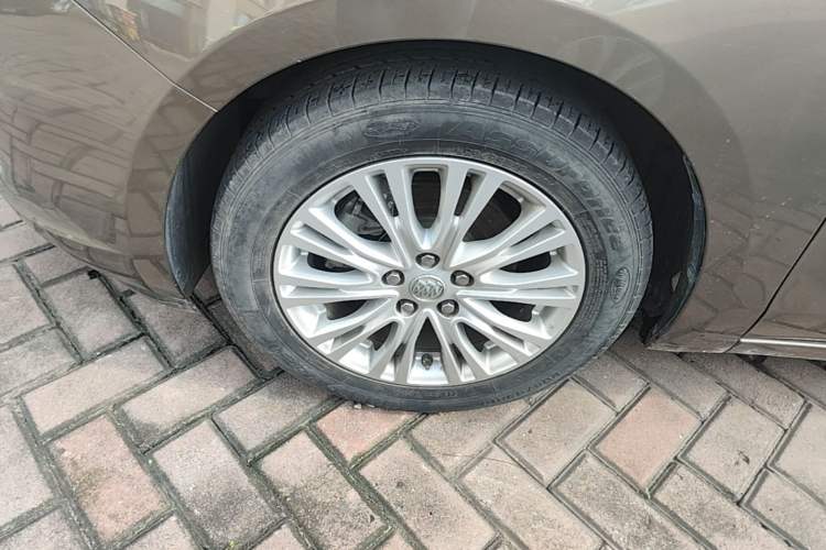 Used Buick GT 2017 15N Automatic Elite Version Left Front Wheel Hub