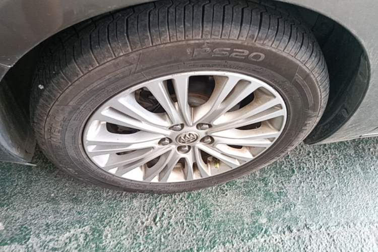 Used Buick GT 2017 15N Automatic Elite Version Left Front Wheel Hub