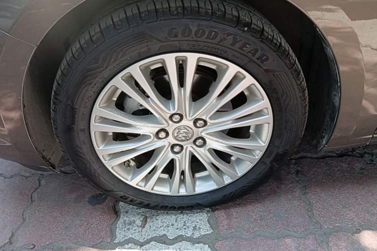 Used Buick GT 2017 15N Automatic Elite Version Left Front Wheel Hub