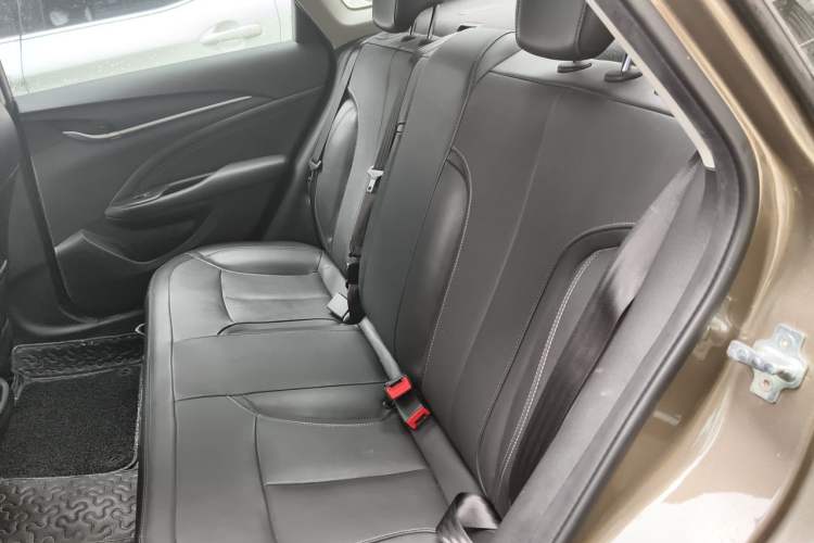 Used Buick GT 2017 18T Dual-Clutch Luxury Model Left Rear Seat