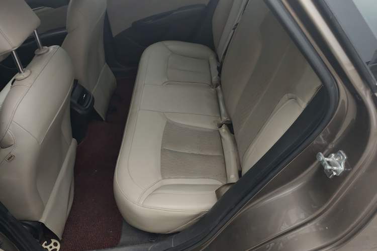 Used Buick GT 2017 18T Dual-Clutch Elite Model Left Rear Seat