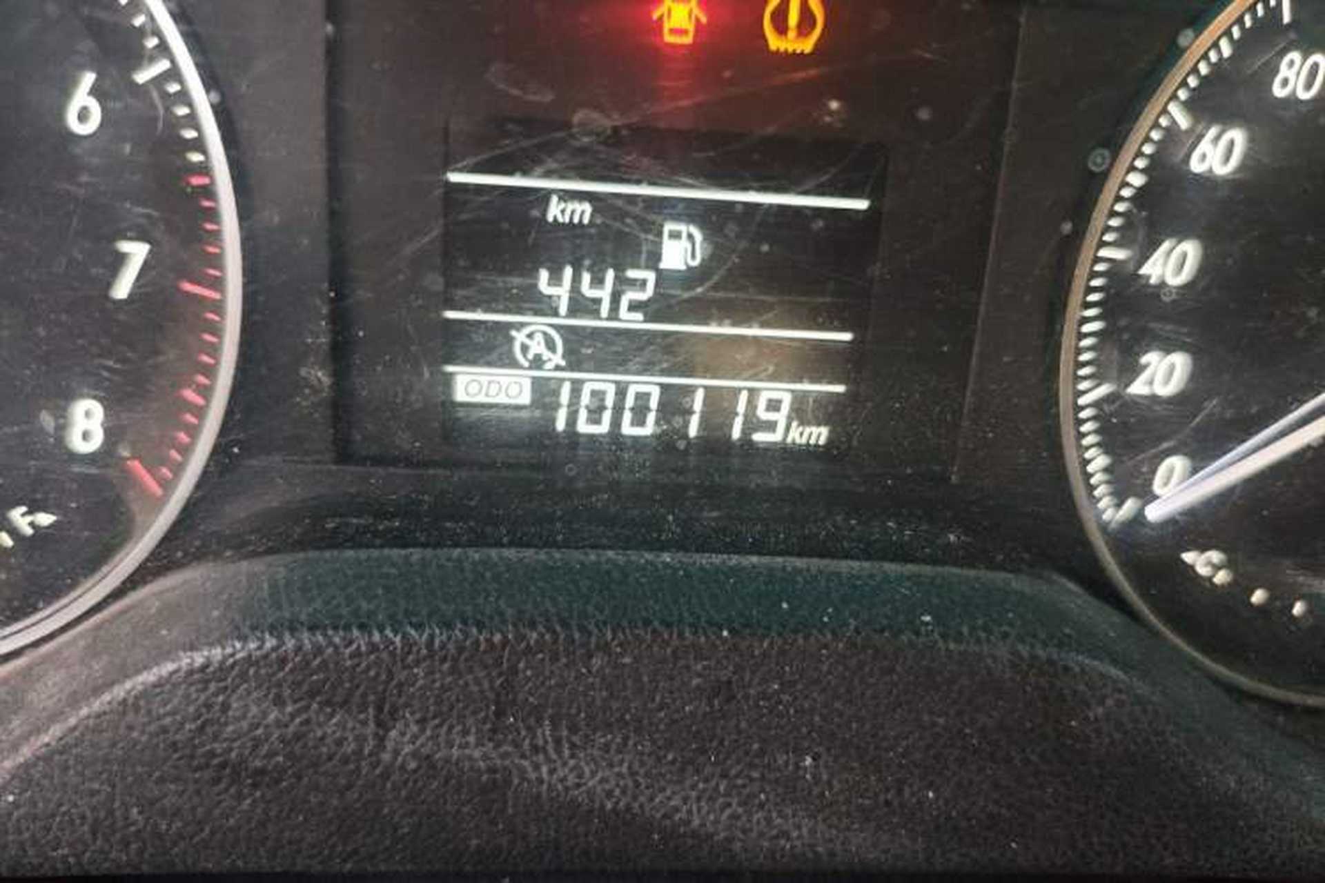 Used Buick GT 2017 15N Manual Entry-Level Trim Odometer Close Up