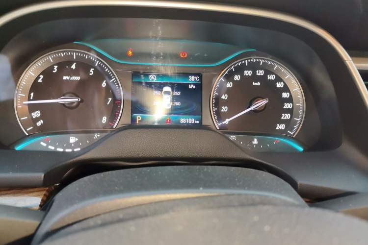 Used Buick GT 2017 15N Automatic Deluxe Edition Odometer Close Up
