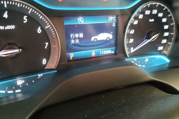 Used Buick GT 2017 15N Automatic Deluxe Edition Odometer Close Up