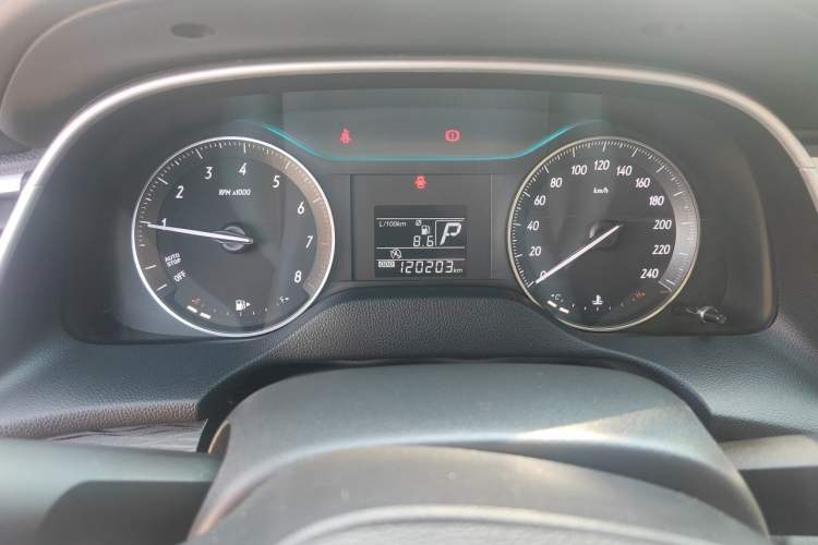 Used Buick GT 2017 15N Automatic Entry-Level Trim Odometer Close Up
