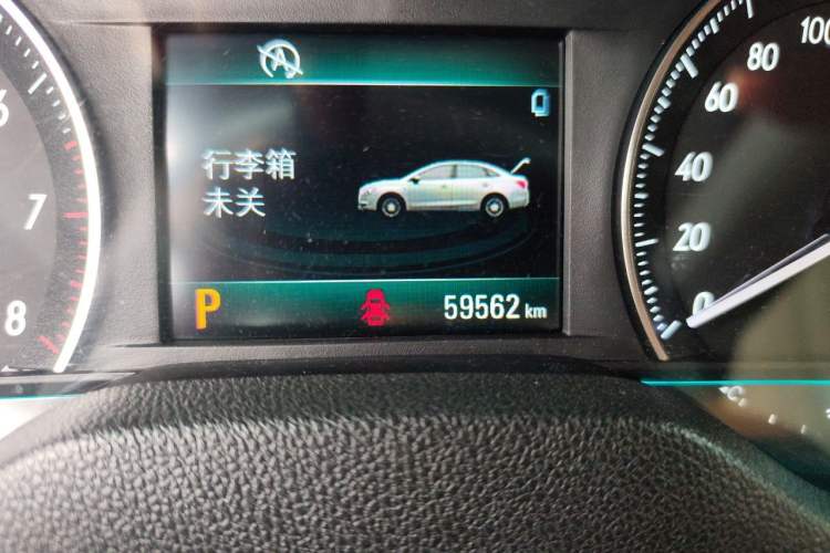 Used Buick GT 2017 15N Automatic Elite Version Odometer Close Up