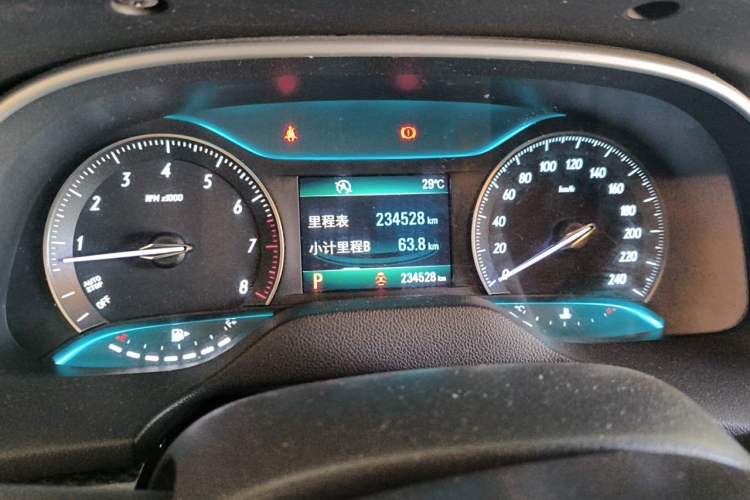 Used Buick GT 2017 15N Automatic Deluxe Edition Odometer Close Up