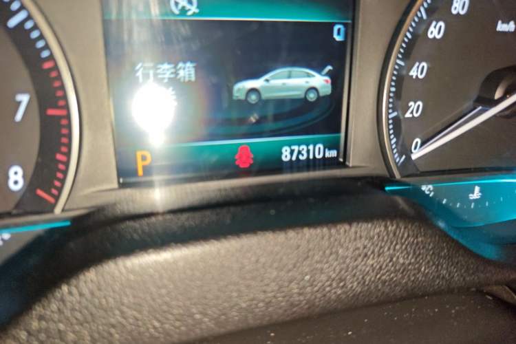 Used Buick GT 2017 15N Automatic Elite Version Odometer Close Up