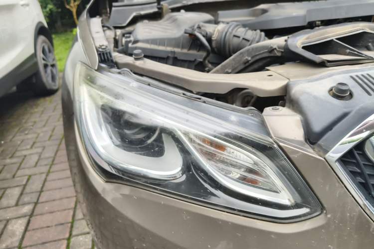 Used Buick GT 2017 18T Dual-Clutch Luxury Model Right Front Headlight