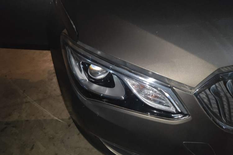 Used Buick GT 2017 15N Automatic Elite Version Right Front Headlight