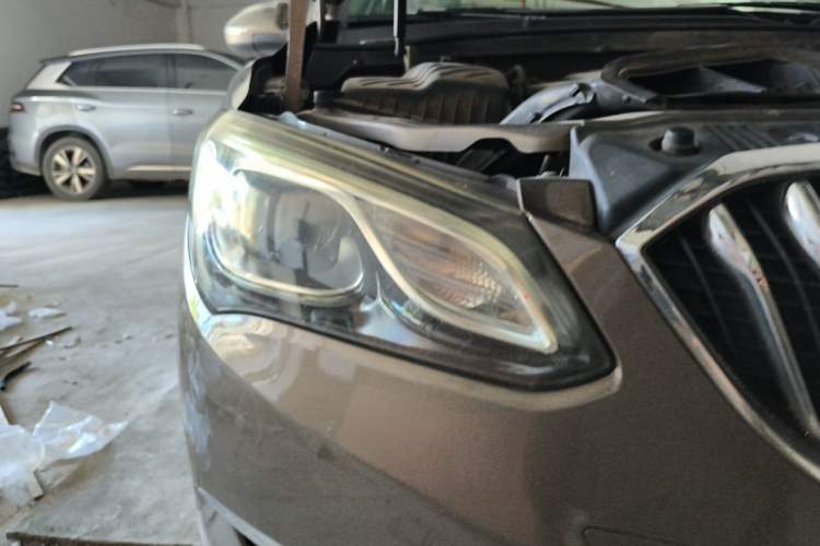 Used Buick GT 2017 15N Automatic Deluxe Edition Right Front Headlight
