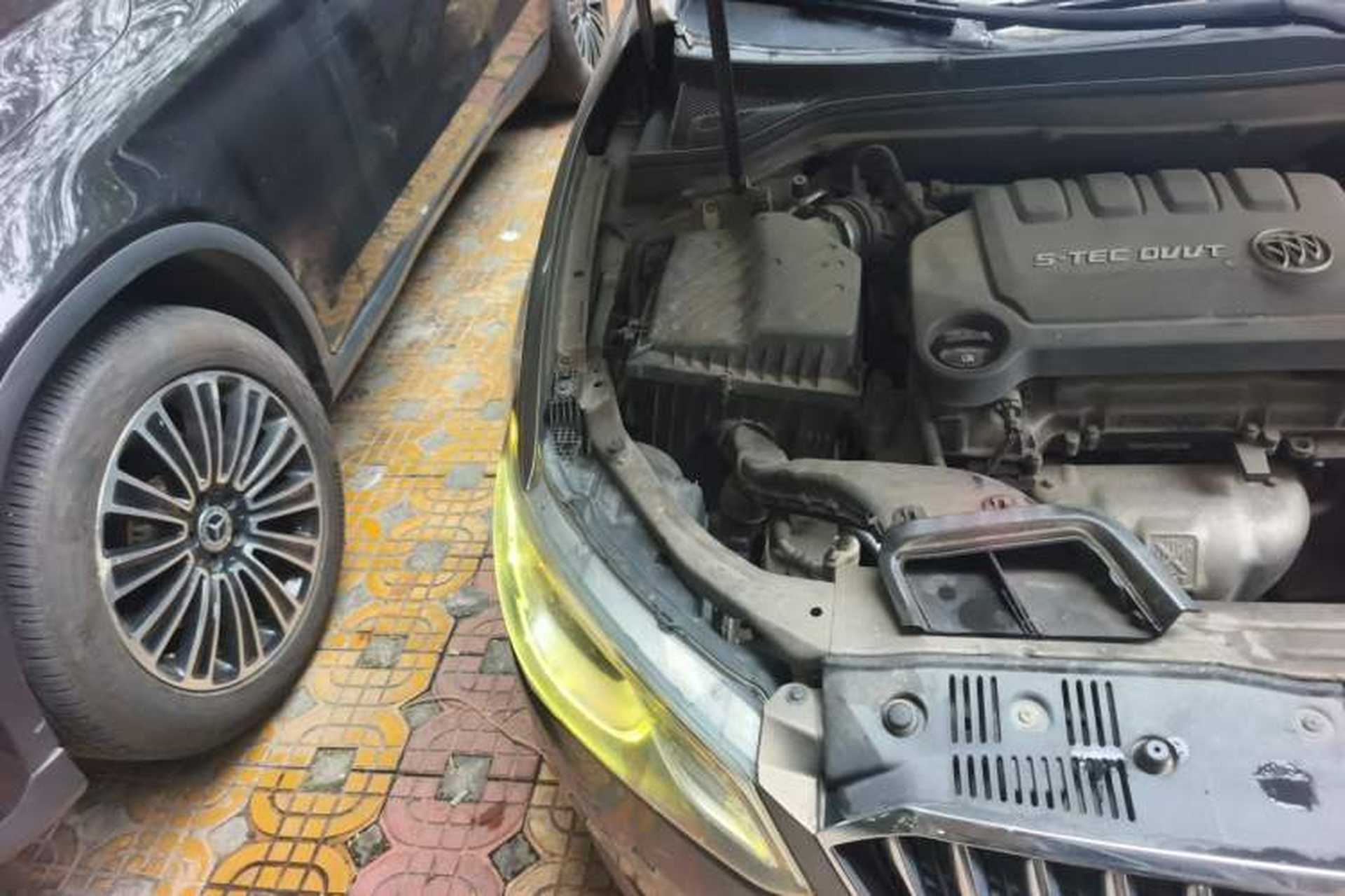 Used Buick GT 2017 15N Automatic Elite Version Right Front Headlight