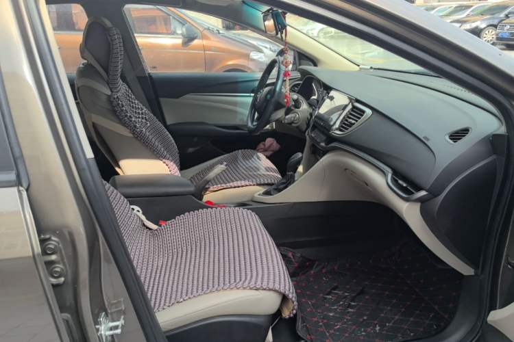 Used Buick GT 2017 15N Automatic Elite Version Right Front Seat