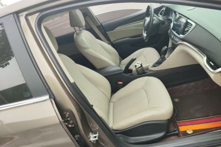 Used Buick GT 2017 15N Automatic Deluxe Edition Right Front Seat