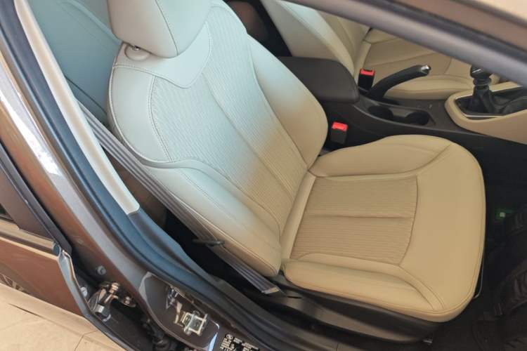Used Buick GT 2017 15N Manual Elite Version Right Front Seat