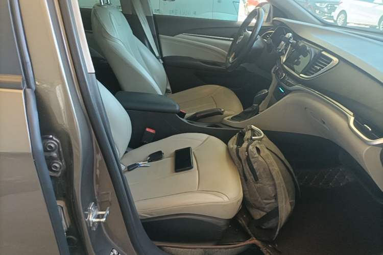 Used Buick GT 2017 15N Automatic Deluxe Edition Right Front Seat