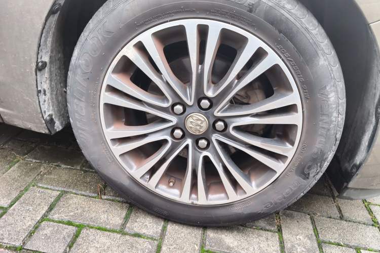 Used Buick GT 2017 18T Dual-Clutch Luxury Model Right Front Wheel Hub