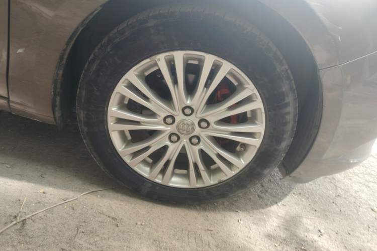 Used Buick GT 2017 15N Manual Elite Version Right Front Wheel Hub