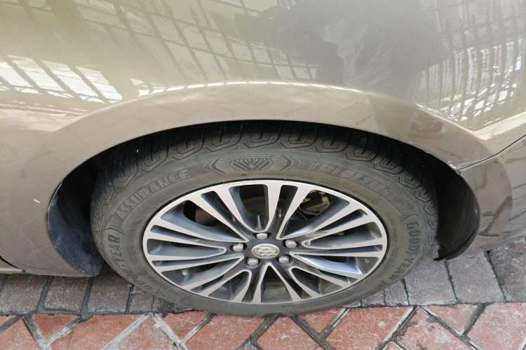 Used Buick GT 2017 15N Automatic Deluxe Edition Right Front Wheel Hub