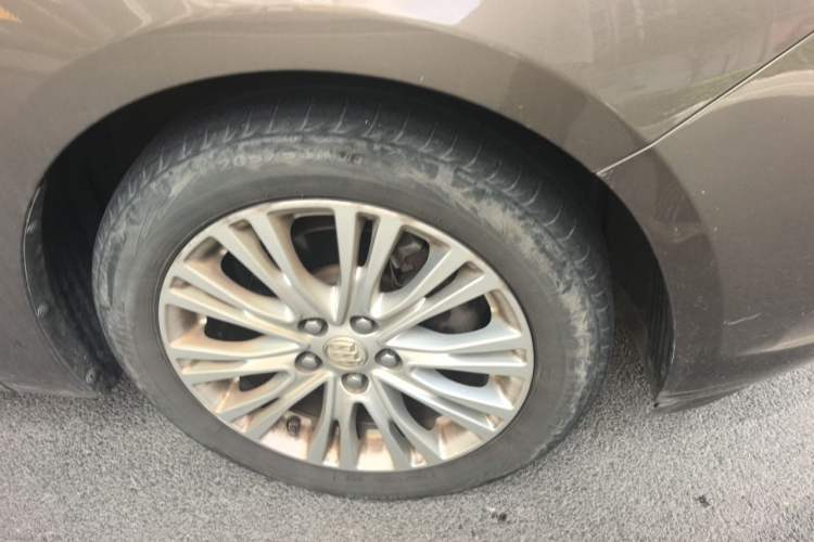 Used Buick GT 2017 15N Automatic Elite Version Right Front Wheel Hub
