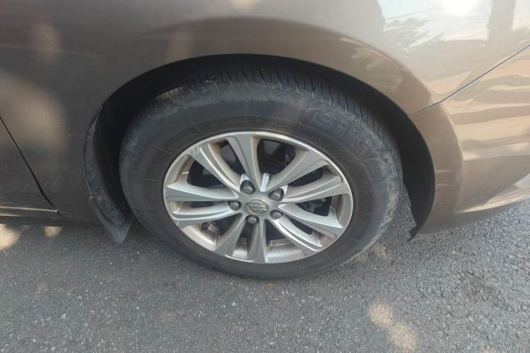 Used Buick GT 2017 15N Automatic Entry-Level Trim Right Front Wheel Hub