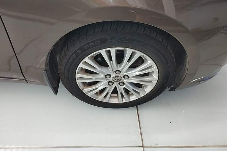 Used Buick GT 2017 15N Automatic Elite Version Right Front Wheel Hub