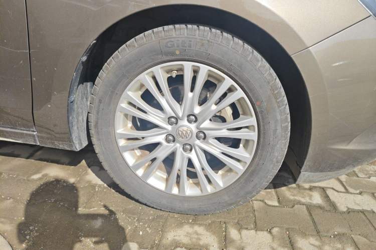 Used Buick GT 2017 15N Manual Elite Version Right Front Wheel Hub