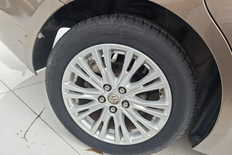Used Buick GT 2017 15N Manual Elite Version Right Rear Wheel Hub