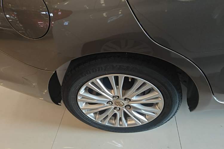Used Buick GT 2017 15N Automatic Elite Version Right Rear Wheel Hub