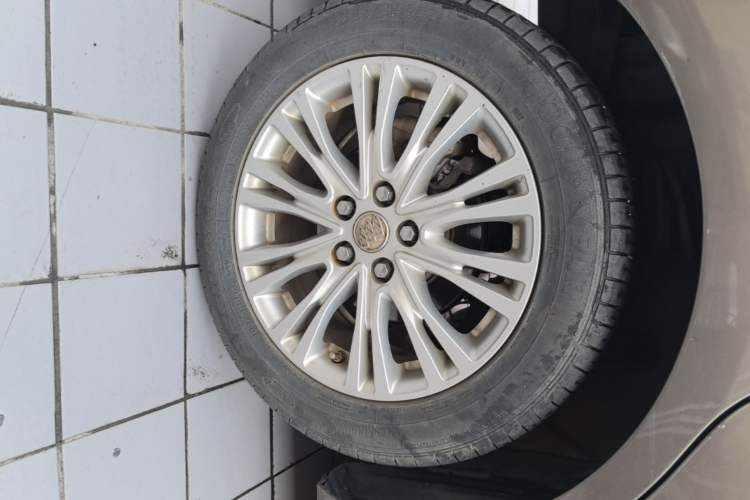 Used Buick GT 2017 15N Automatic Elite Version Right Rear Wheel Hub