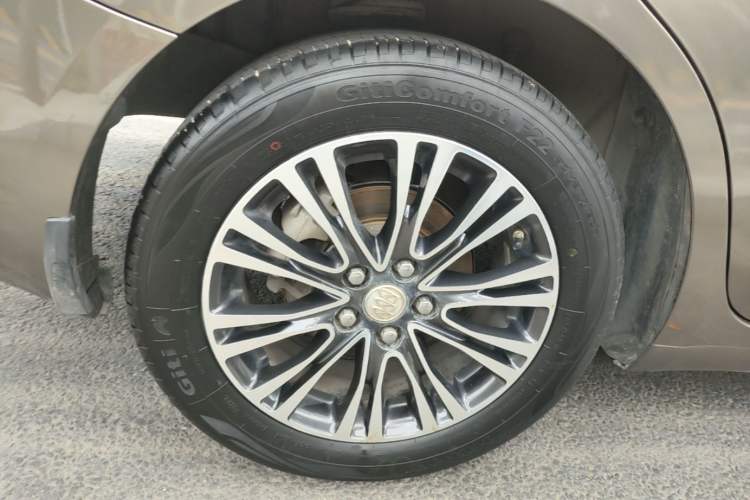 Used Buick GT 2017 15N Automatic Deluxe Edition Right Rear Wheel Hub