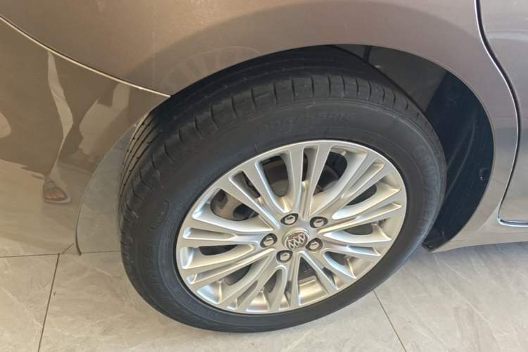 Used Buick GT 2017 15N Manual Elite Version Right Rear Wheel Hub