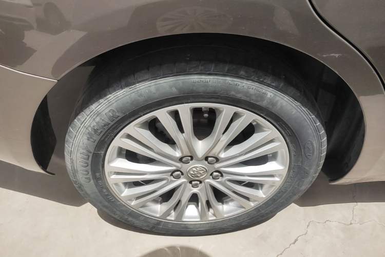 Used Buick GT 2017 15N Automatic Elite Version Right Rear Wheel Hub