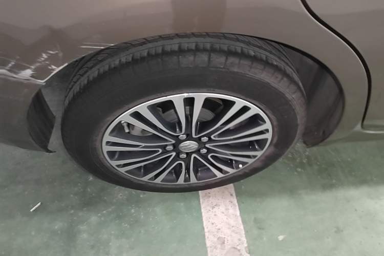 Used Buick GT 2017 15N Automatic Deluxe Edition Right Rear Wheel Hub