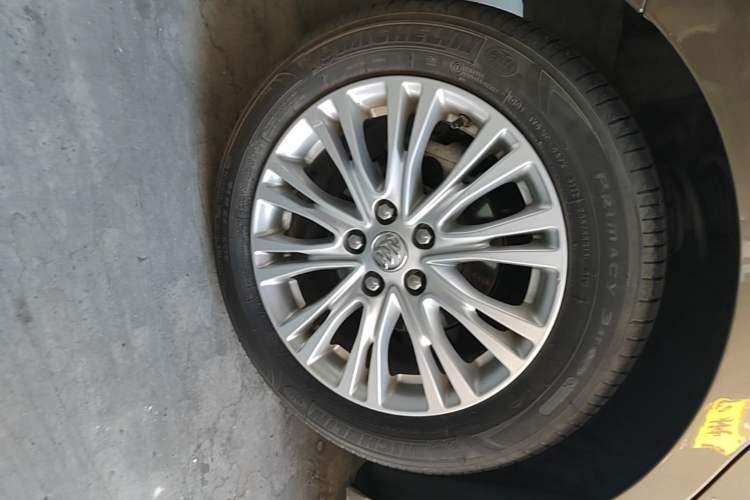 Used Buick GT 2017 15N Automatic Elite Version Right Rear Wheel Hub