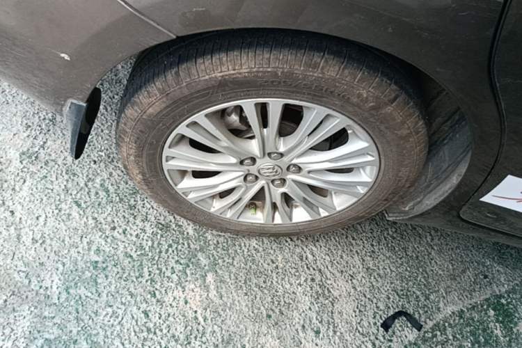 Used Buick GT 2017 15N Automatic Elite Version Right Rear Wheel Hub