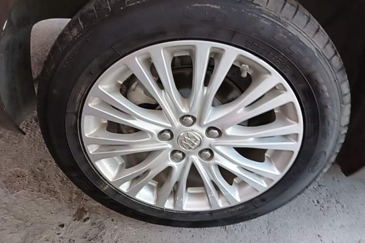 Used Buick GT 2017 15N Automatic Elite Version Right Rear Wheel Hub